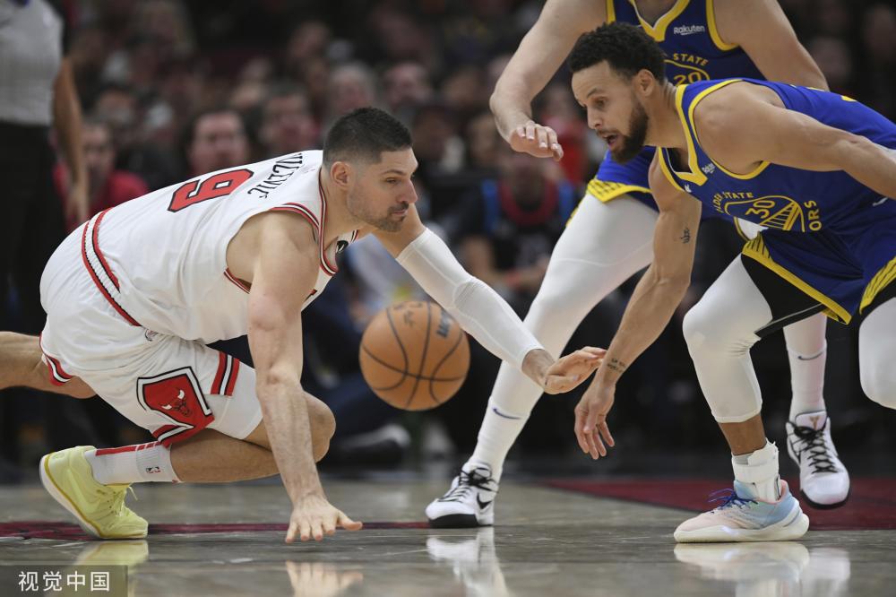 快讯！英媒：曼联传奇球星博比·查尔顿去世，享年86岁环球网.